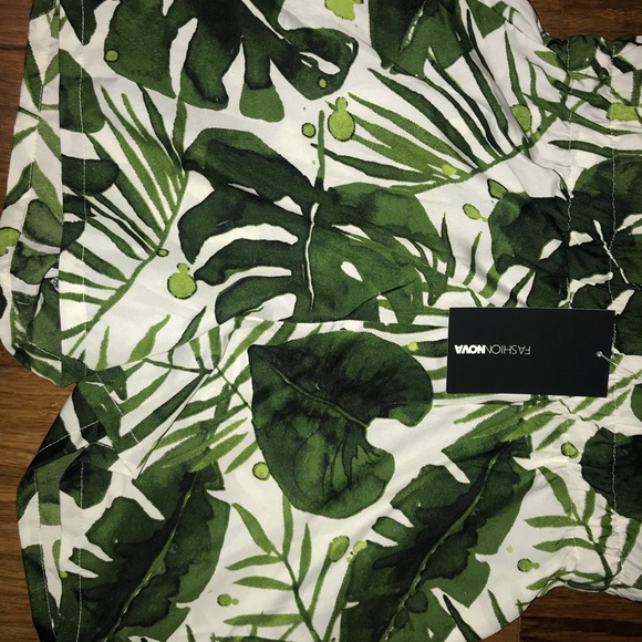 Fashion NOVA Tropical Romper, Size M - Picture 6 of 8
